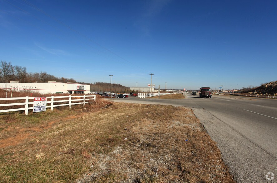 3302 Veterans Outer Loop, Glasgow, KY for sale - Primary Photo - Image 1 of 1
