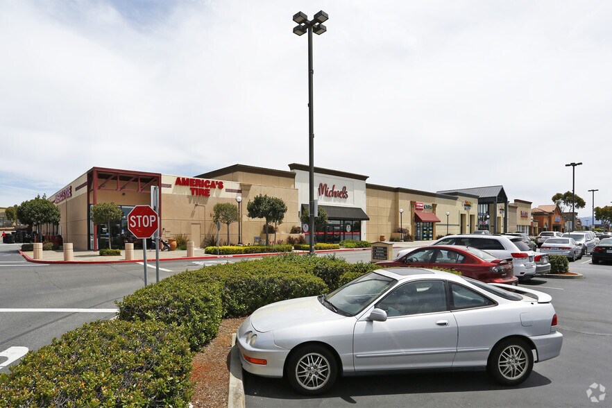 1648-1682 N Main St, Salinas, CA for sale - Primary Photo - Image 1 of 1