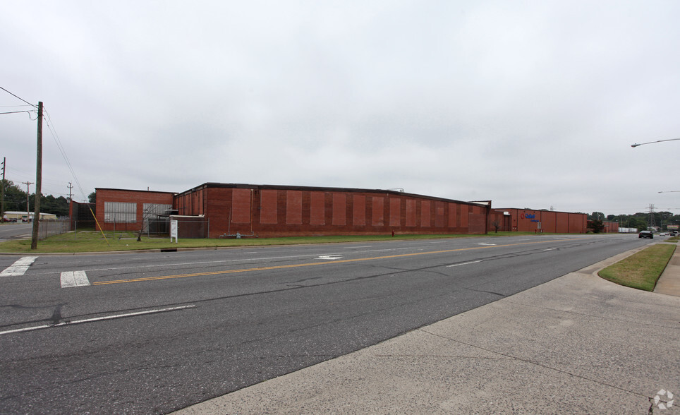 1902 S York Rd, Gastonia, NC for lease - Building Photo - Image 3 of 5