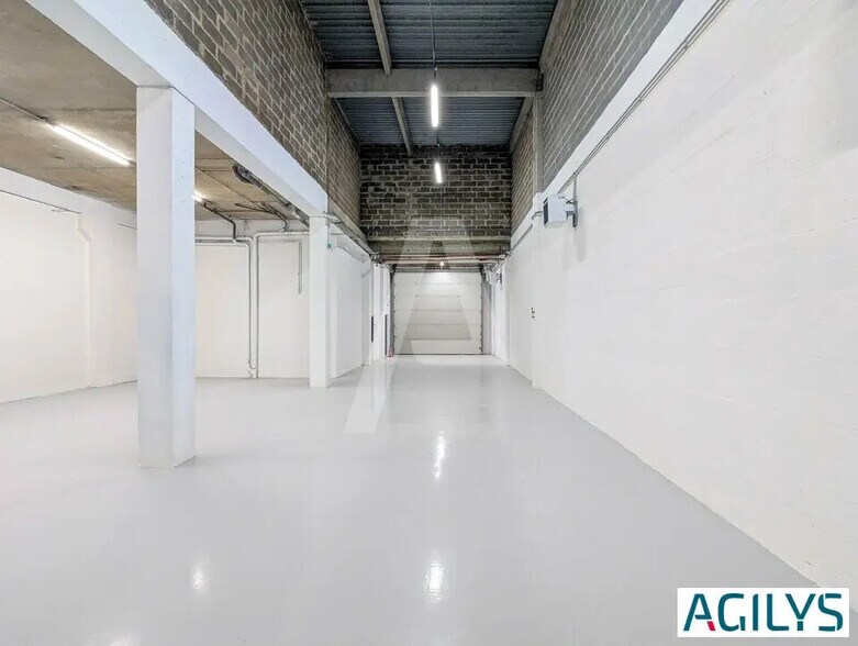 Flex in for lease - Interior Photo - Image 2 of 6