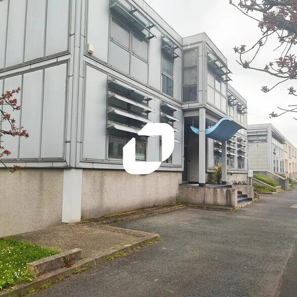 Flex in Sucy-en-Brie for lease - Building Photo - Image 1 of 9