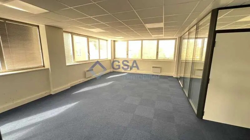 Office in Évry-Courcouronnes for lease - Interior Photo - Image 2 of 6