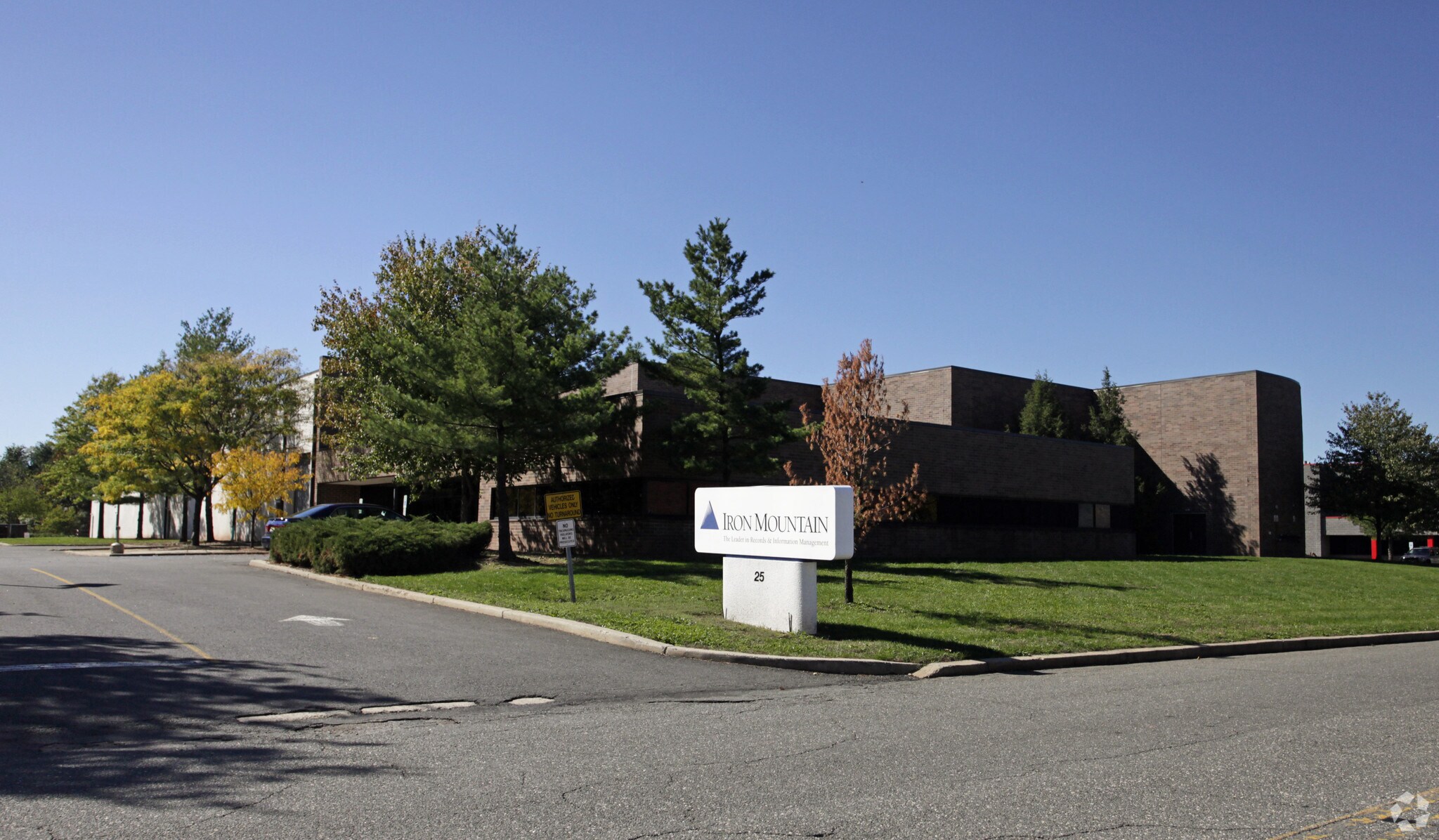 25 Commerce Dr, Somerset, NJ 08873 Bldg 3