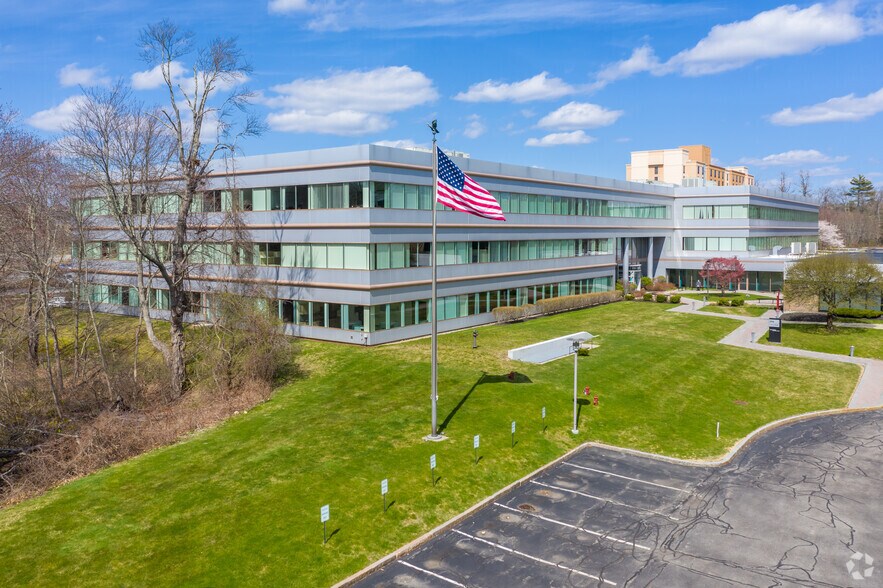 300 Concord Rd, Billerica, MA for sale - Primary Photo - Image 1 of 1