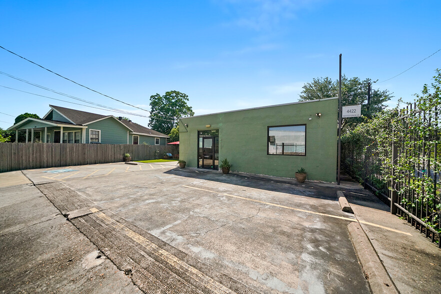 4422 Navigation Blvd, Houston, TX for lease - Building Photo - Image 2 of 12