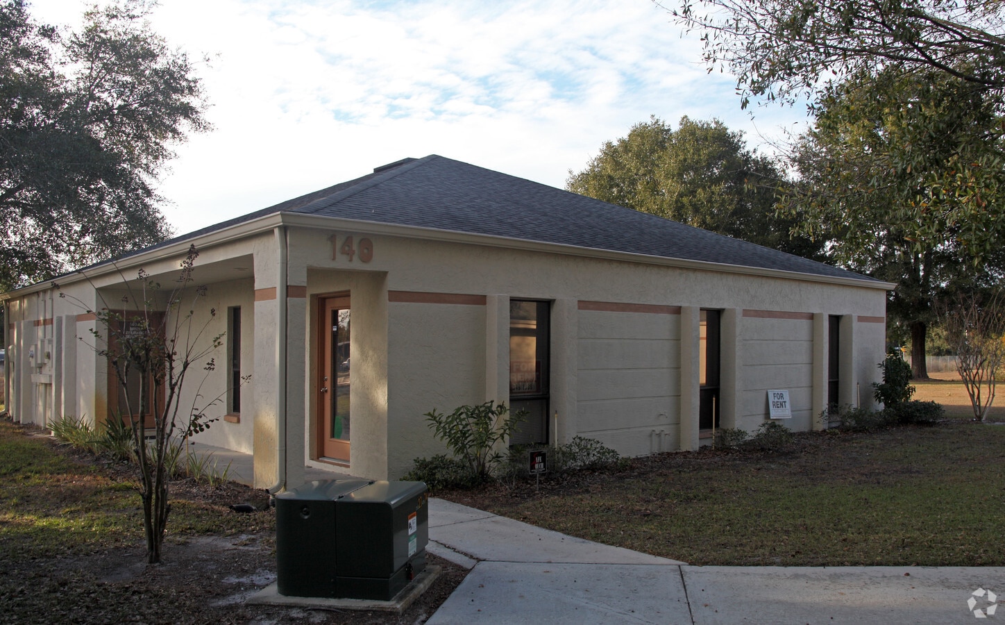 140 Whitaker Rd, Lutz, FL 33549