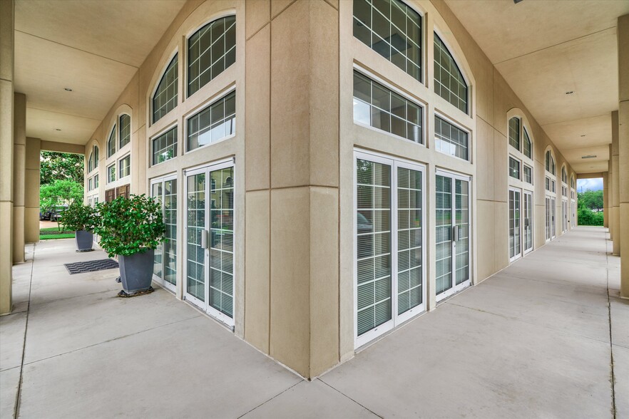 8303 Cypresswood Dr, Spring, TX for lease - Building Photo - Image 3 of 15