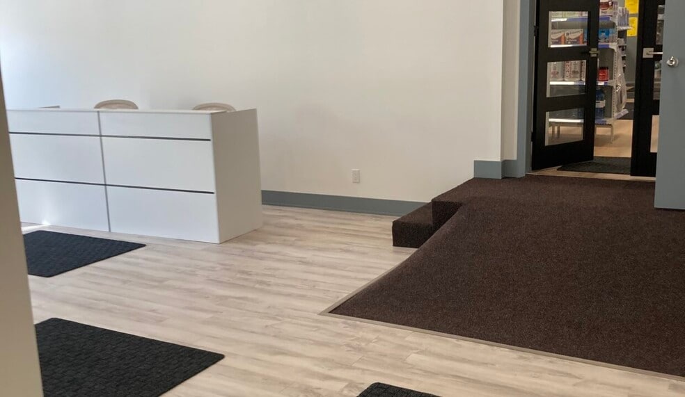 545 St Lawrence St, North Dundas, ON for lease - Interior Photo - Image 2 of 7