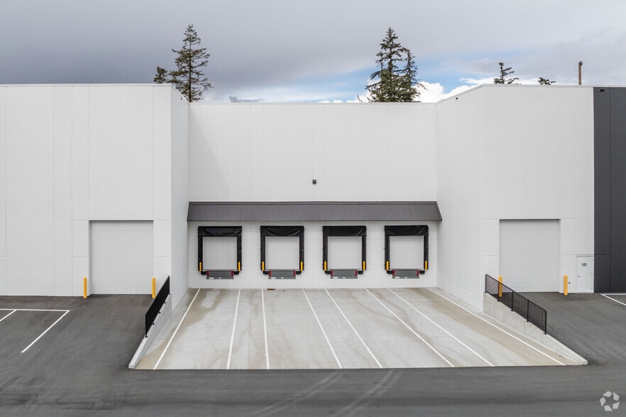 19138 32 Av, Surrey, BC for lease - Building Photo - Image 3 of 6