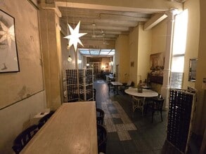 Retail in Barcelona, Barcelona for lease Interior Photo- Image 1 of 13