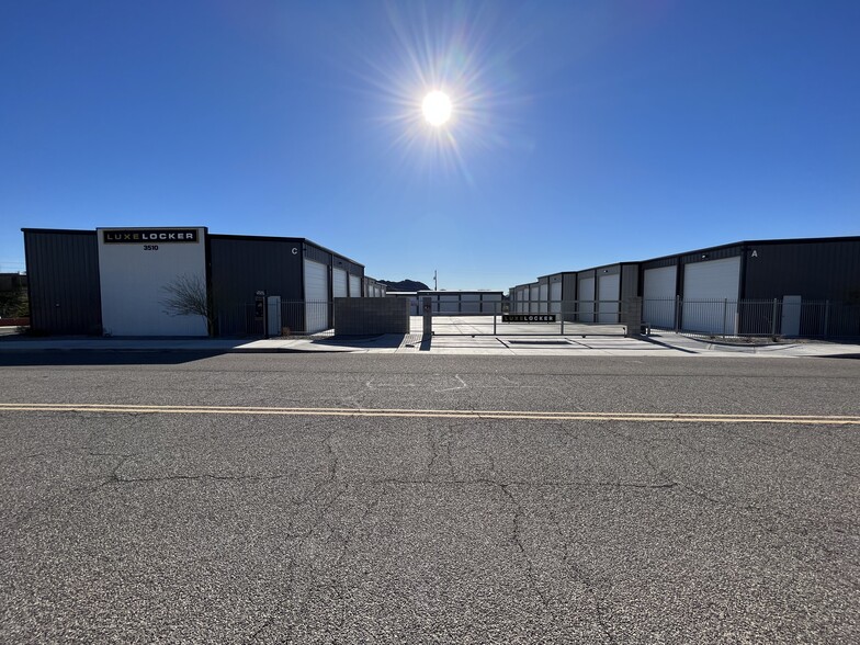 3510 Sweetwater Units A3 & A4 ave, Lake Havasu City, AZ for sale - Primary Photo - Image 1 of 1