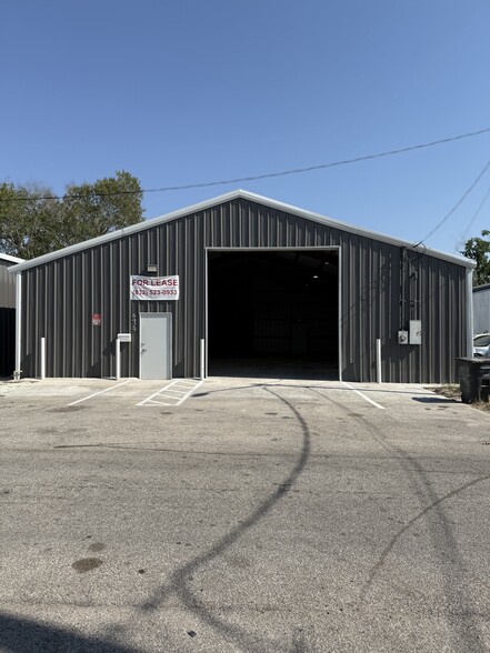 6929 Calhoun Rd, Houston, TX for lease - Building Photo - Image 2 of 15