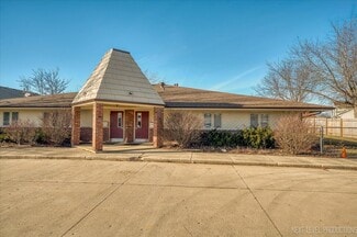 More details for 1030 Summerfield Dr, Roselle, IL - Office for Lease