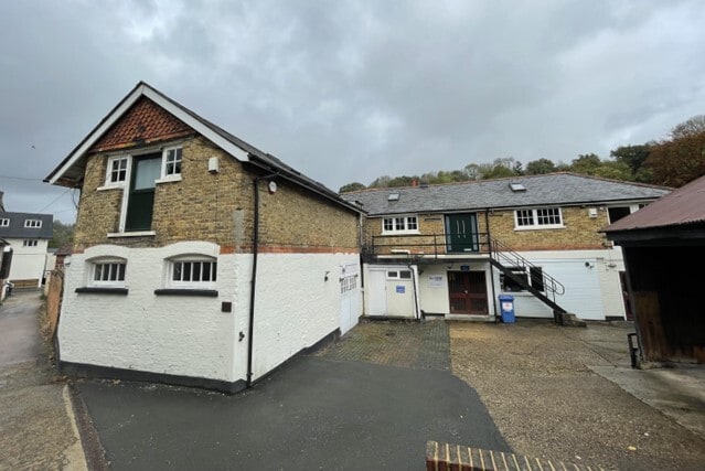 19-21 Timber Ln, Caterham for lease - Building Photo - Image 1 of 2