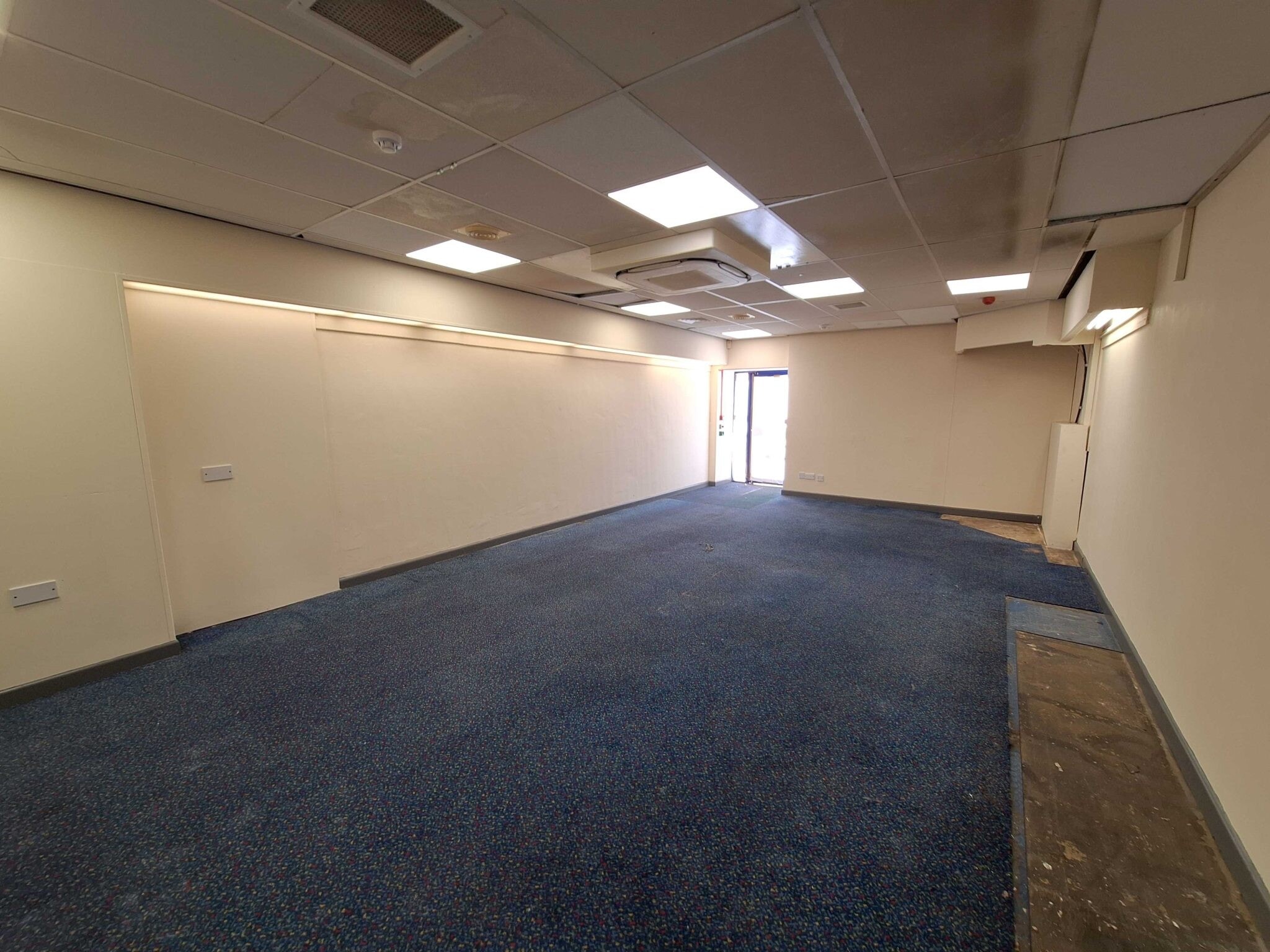 22B Elm Grove, Hayling Island for lease Interior Photo- Image 1 of 2