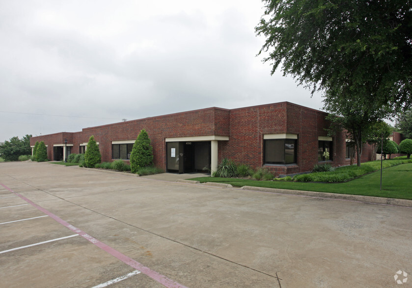 4260-4274 Kellway Cir, Addison, TX for lease - Building Photo - Image 2 of 2