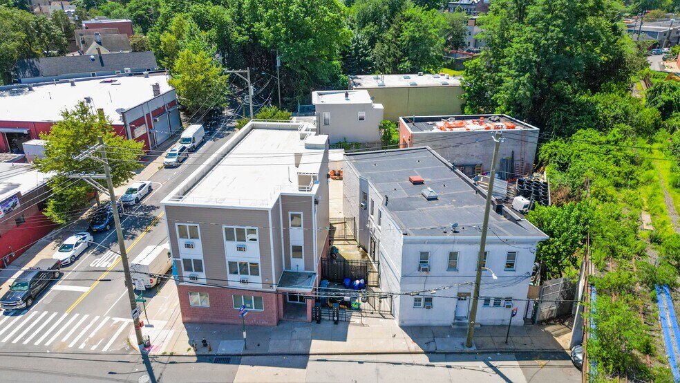 1978 Richmond Ter, Staten Island, NY for sale - Primary Photo - Image 1 of 1