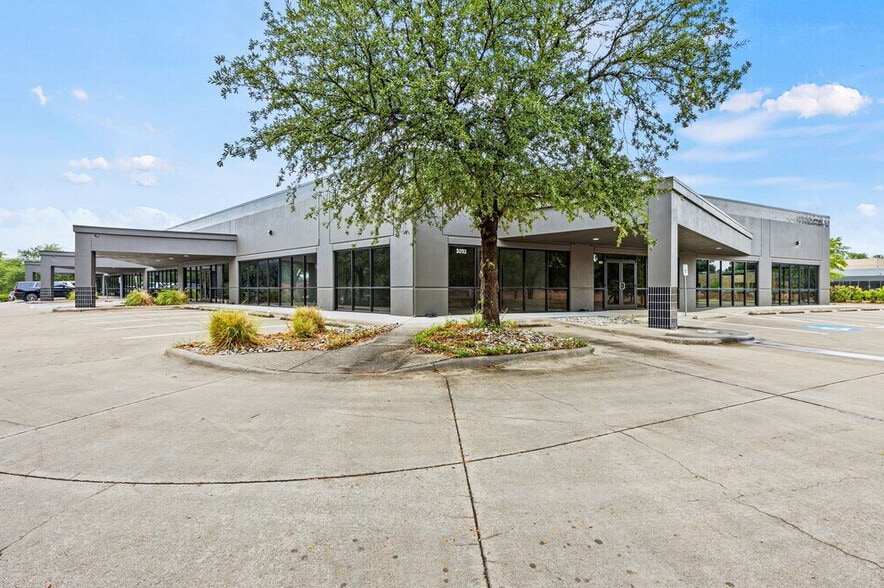 3033 W Royal Ln, Irving, TX for sale - Building Photo - Image 1 of 14