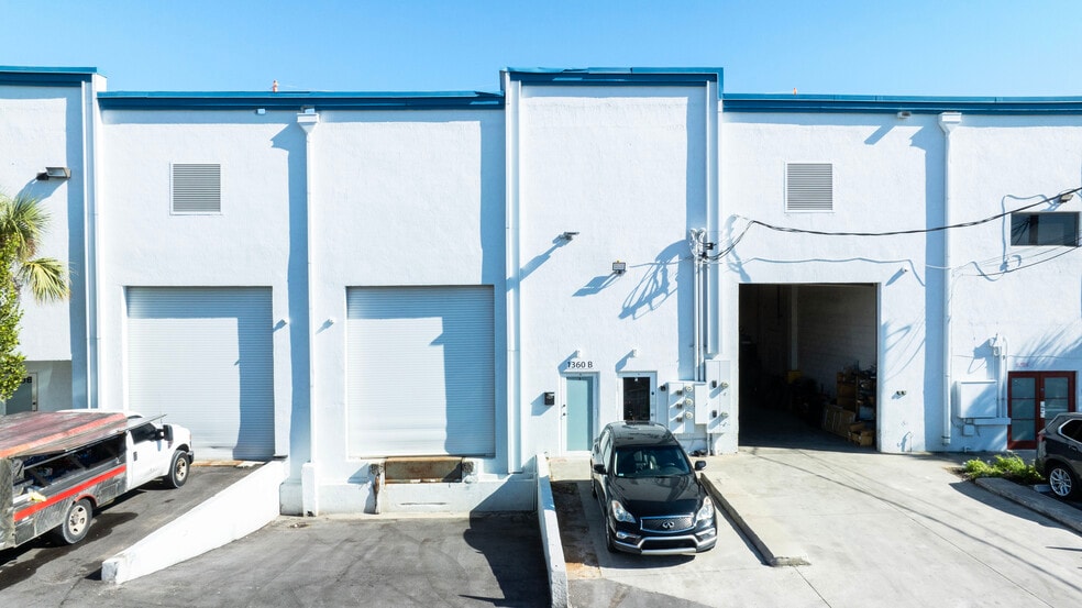 1350-1390 Hammondville Rd, Pompano Beach, FL for lease - Building Photo - Image 3 of 14