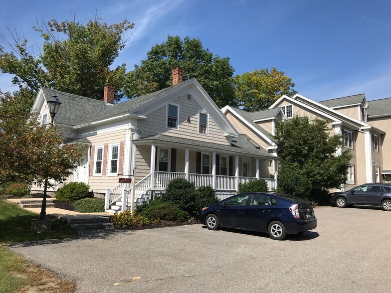 18 Hampton Rd, Exeter, NH 03833