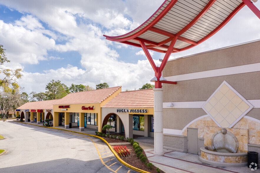 3851-3913 Wekiva Springs Rd, Longwood, FL for lease - Building Photo - Image 3 of 12