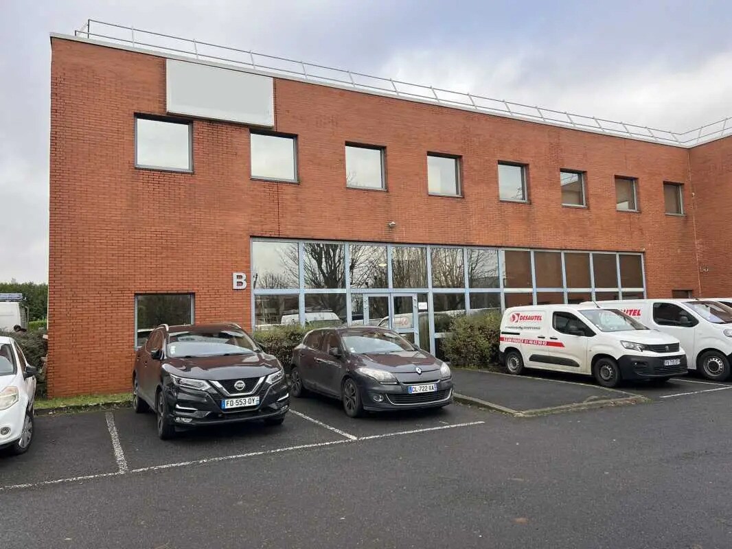 Office in Roissy-en-France for sale Building Photo- Image 1 of 10