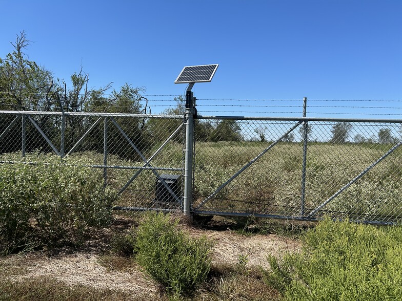 12713 FM 359 Rd, Hempstead, TX for sale - Primary Photo - Image 1 of 5