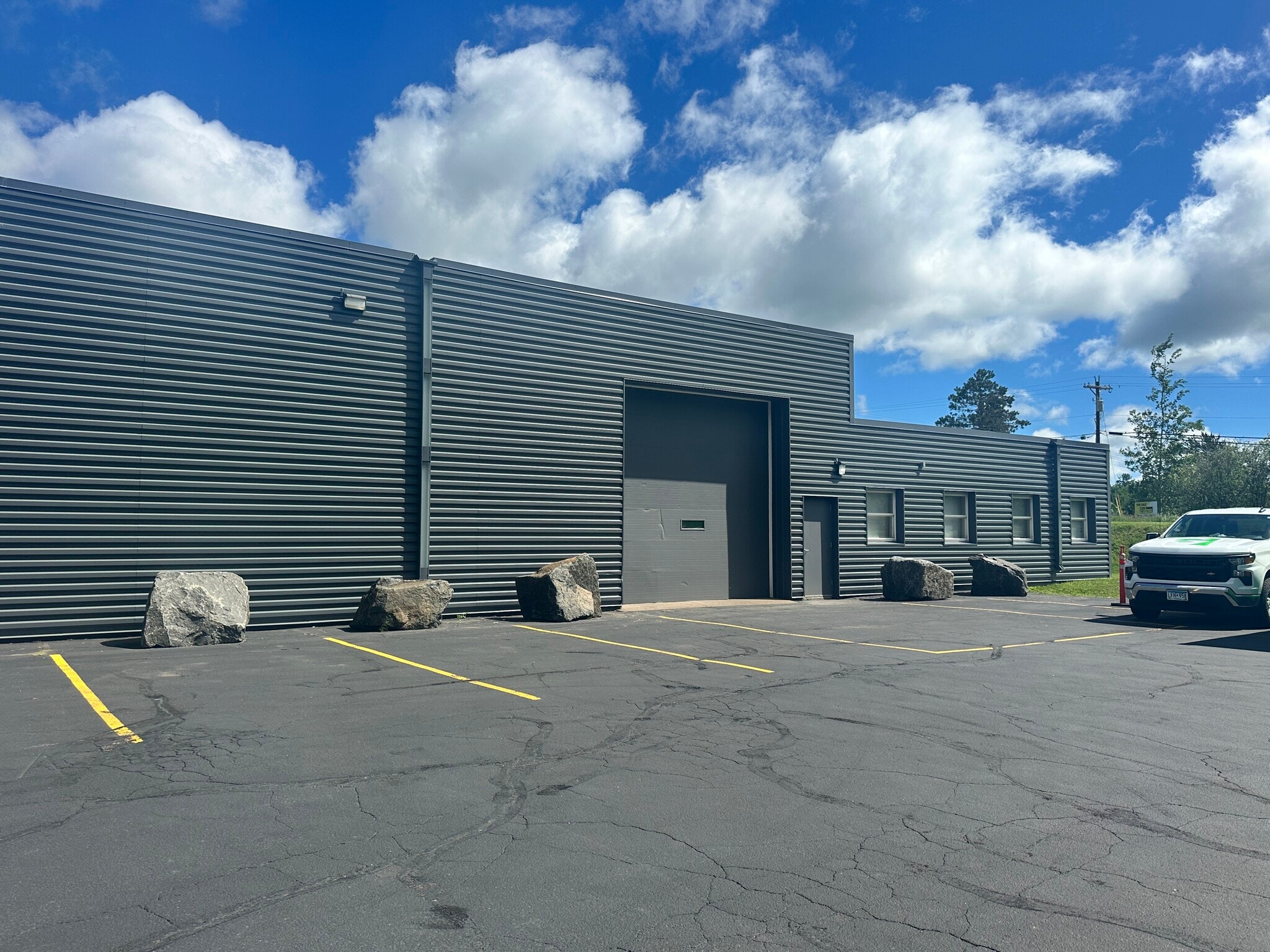 1202 Maple Grove Rd, Duluth, MN for lease Building Photo- Image 1 of 5