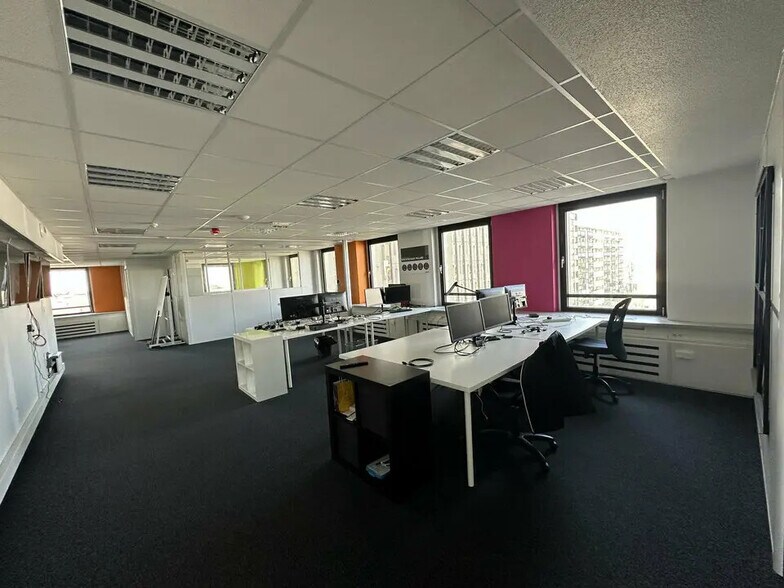 Office in Strasbourg for lease - Interior Photo - Image 2 of 6