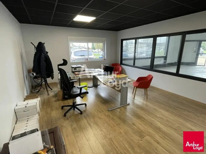 Flex in Mont-près-Chambord for lease - Building Photo - Image 3 of 4