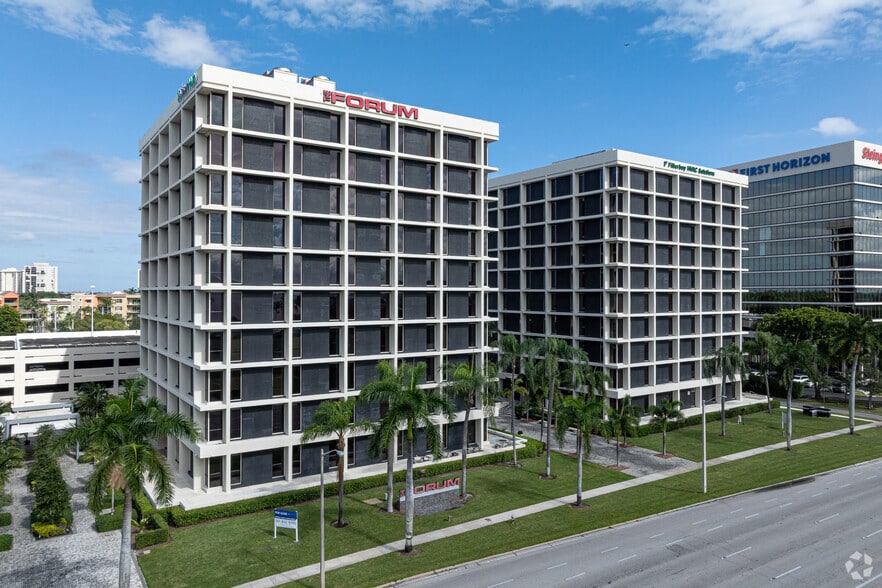 1665 Palm Beach Lakes Blvd, West Palm Beach, FL for lease - Building Photo - Image 3 of 17