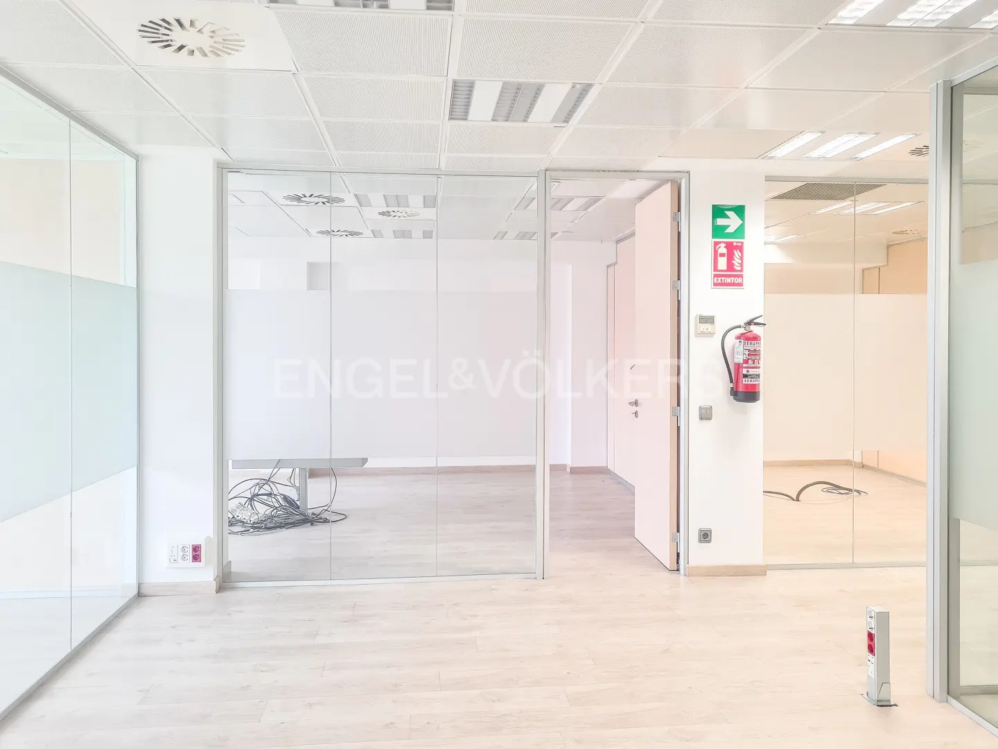 Office in Barcelona, Barcelona for lease Interior Photo- Image 1 of 15