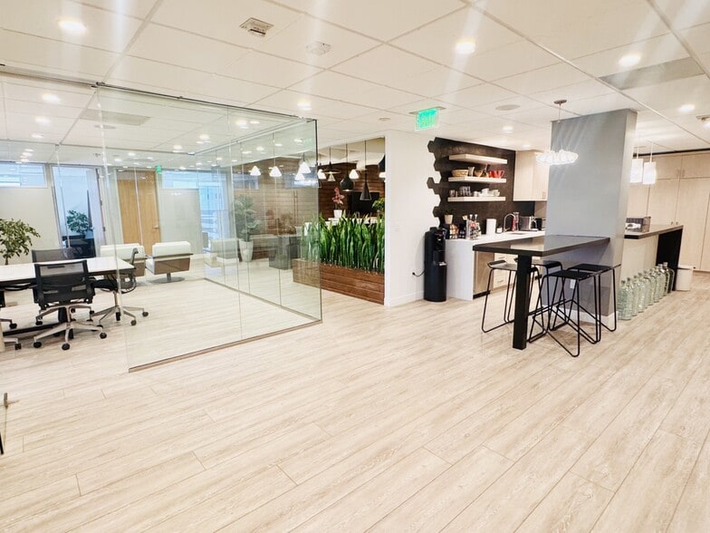 12301 Wilshire Blvd, Los Angeles, CA for lease - Interior Photo - Image 1 of 6