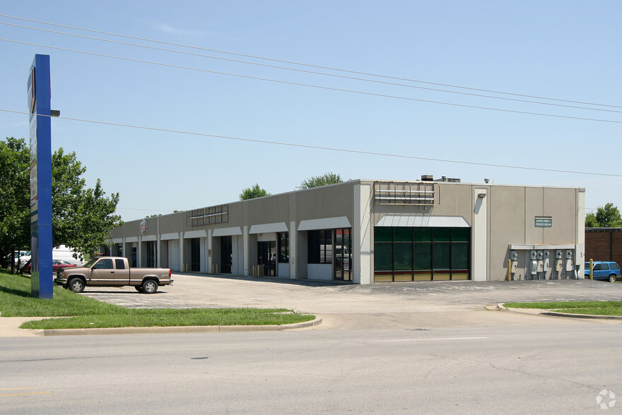 7609 Raytown Rd, Raytown, MO for lease - Building Photo - Image 2 of 3