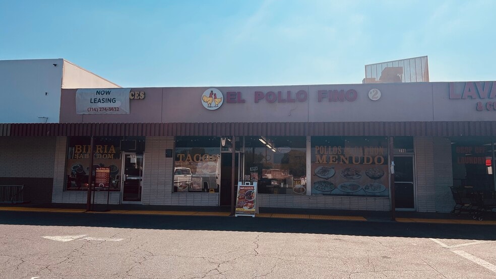 714-720 W Chapman Ave, Placentia, CA for lease - Building Photo - Image 1 of 5