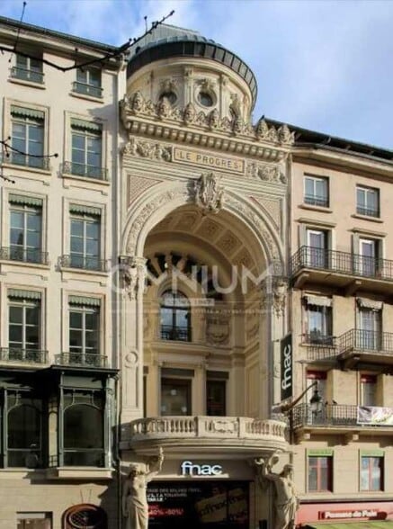Office in Lyon for lease - Building Photo - Image 1 of 10