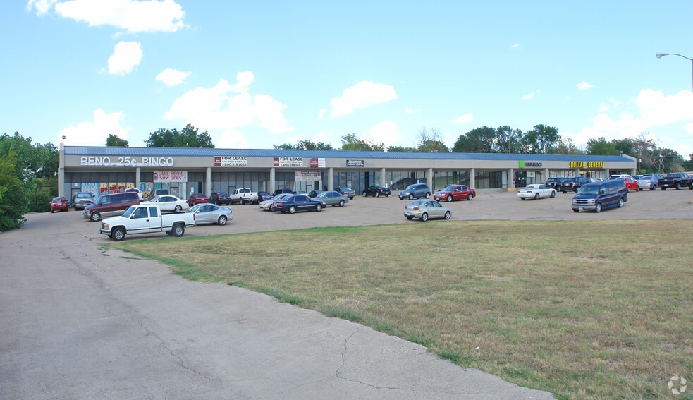 8440-8474 Camp Bowie West Blvd, Fort Worth, TX for lease - Building Photo - Image 2 of 4
