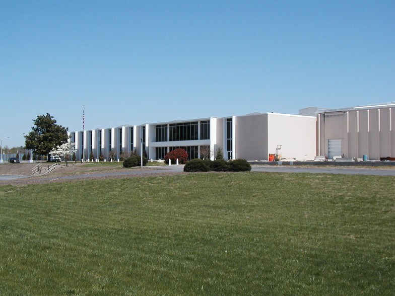 90 Piedmont Industrial Dr, WinstonSalem, NC 27107 Office Space for