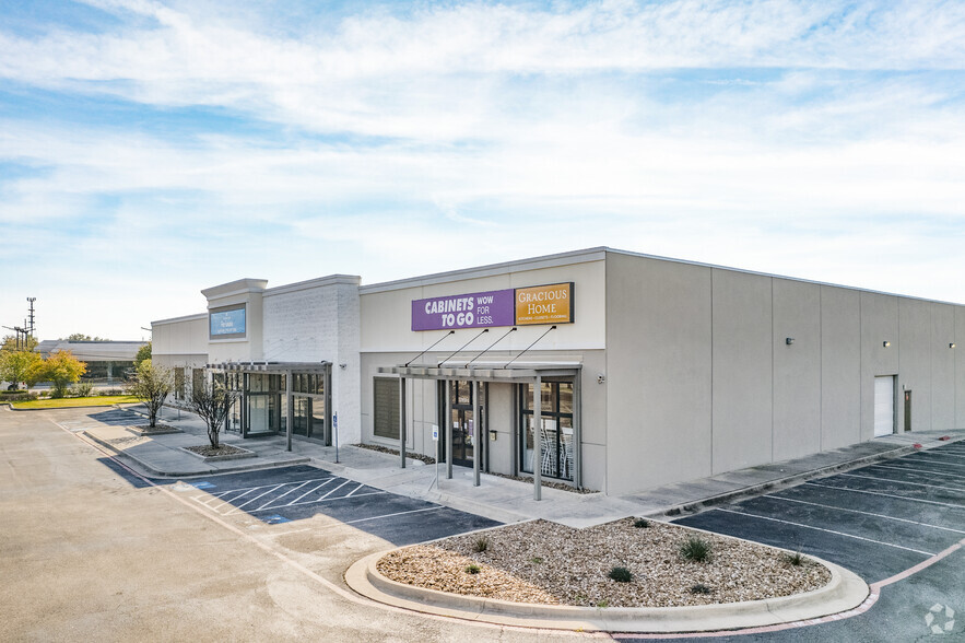 17955 North Fwy, Houston, TX for lease - Building Photo - Image 1 of 9