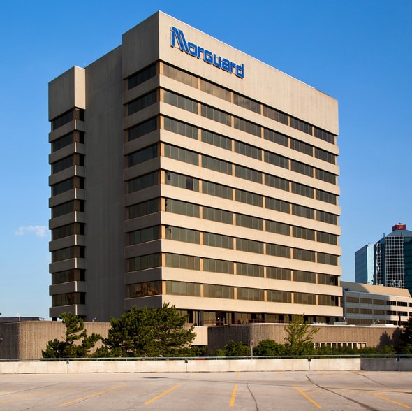 55 City Centre Dr, Mississauga, ON for lease - Building Photo - Image 1 of 2