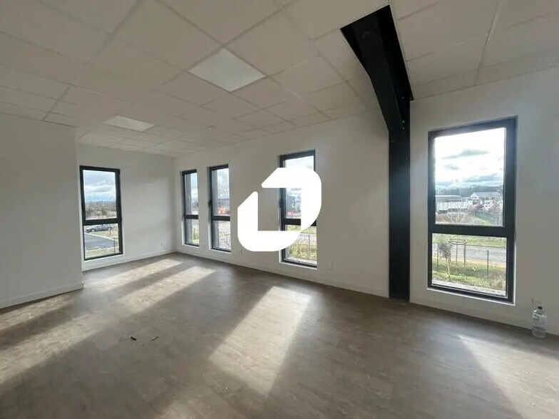 34 Rue Paul Journee, Chaumont-en-Vexin for sale - Building Photo - Image 3 of 12