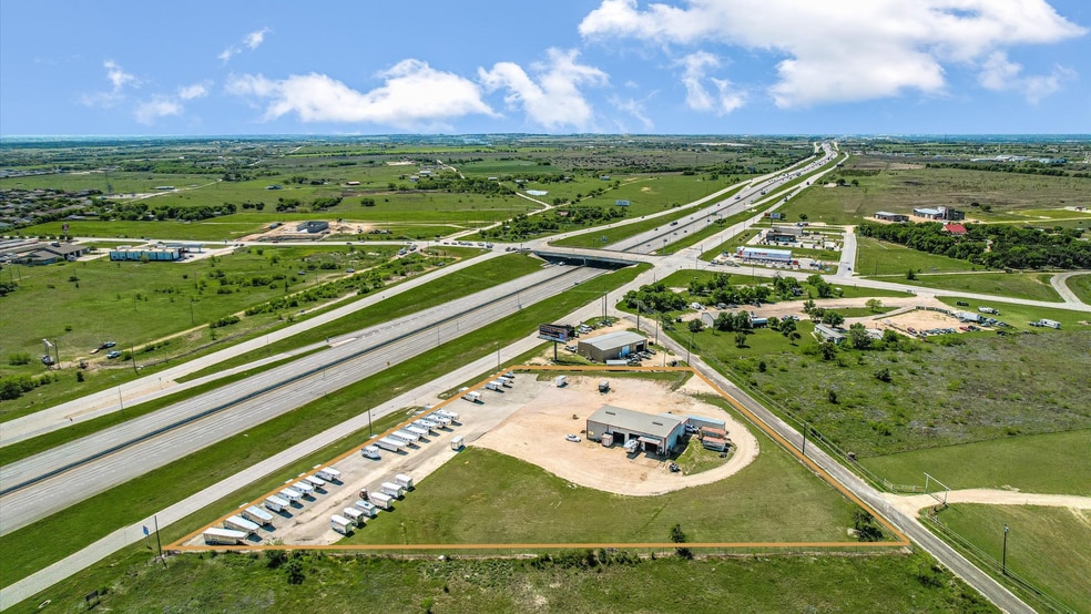 11495 IH 35 Service Rd, Jarrell, TX for lease - Building Photo - Image 3 of 9