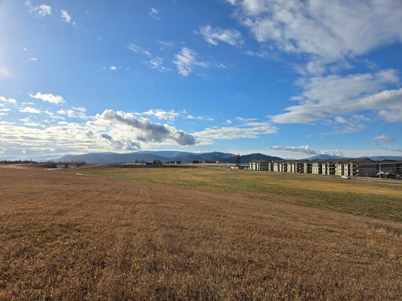 440 Stillwater Rd, Kalispell, MT for lease - Building Photo - Image 2 of 4