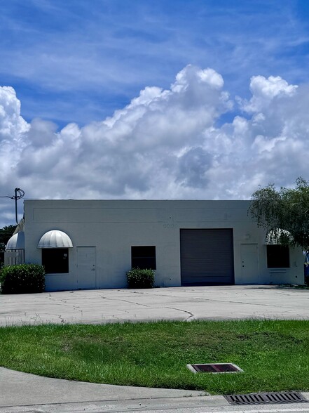 6000 Taylor Rd, Naples, FL for lease - Building Photo - Image 2 of 5