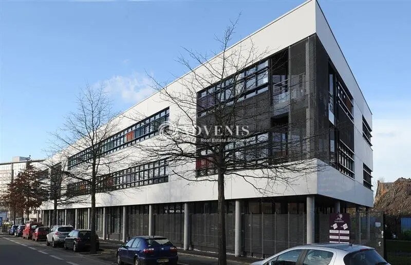 Office in Roubaix for lease - Building Photo - Image 2 of 3