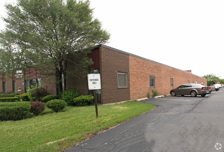 735 N Cass Ave, Westmont, IL for sale - Building Photo - Image 2 of 2