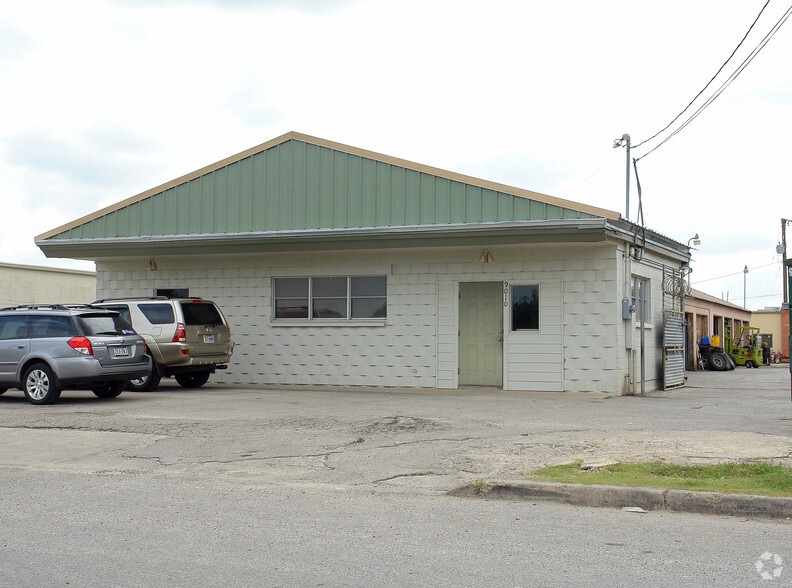 9010 Aero St, San Antonio, TX for lease - Building Photo - Image 1 of 2