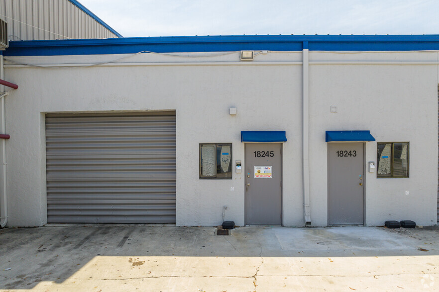 18227-18243 NE 4th Ct, Miami, FL for lease - Building Photo - Image 3 of 15