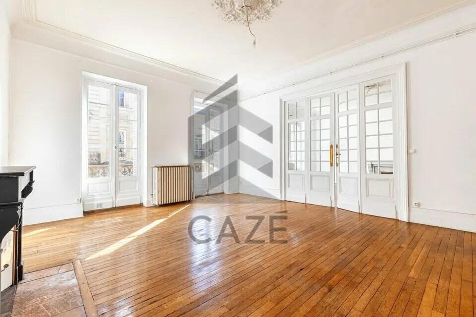 Office in Bordeaux for sale Interior Photo- Image 1 of 6