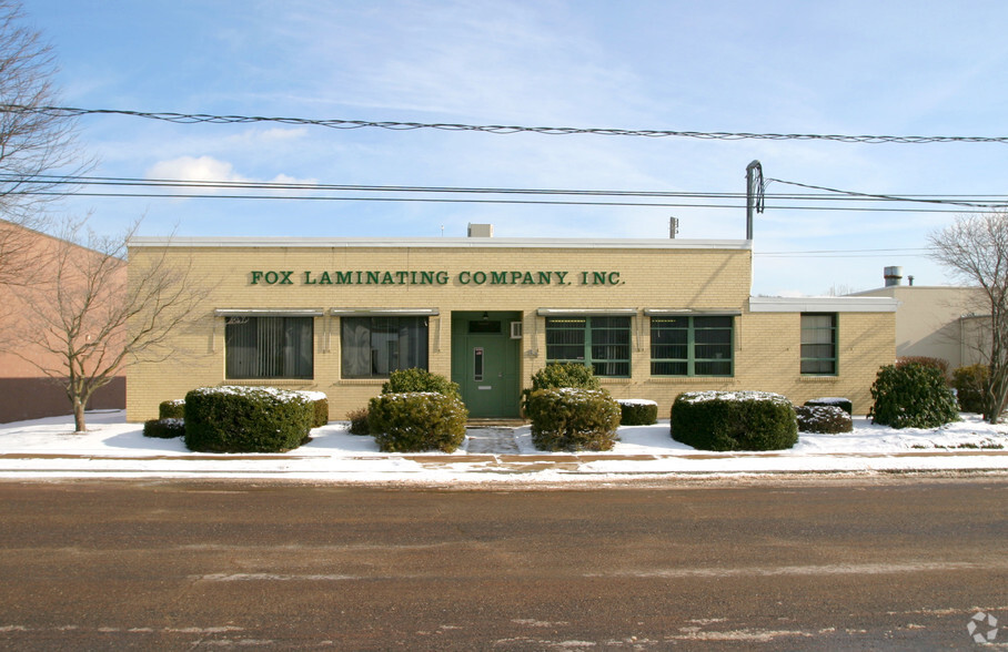 84 Custer St, West Hartford, CT for lease - Building Photo - Image 3 of 8